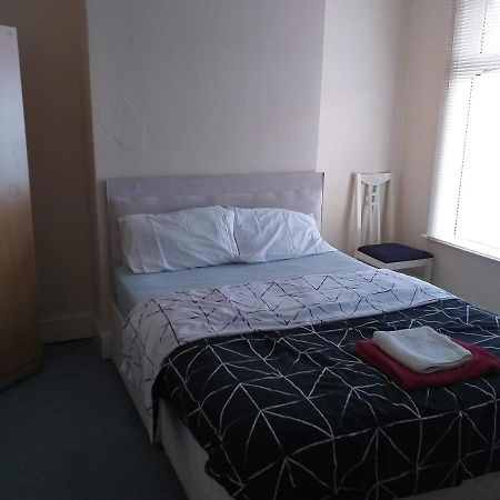 Priestfield House Medway Bed and Breakfast Gillingham  Εξωτερικό φωτογραφία