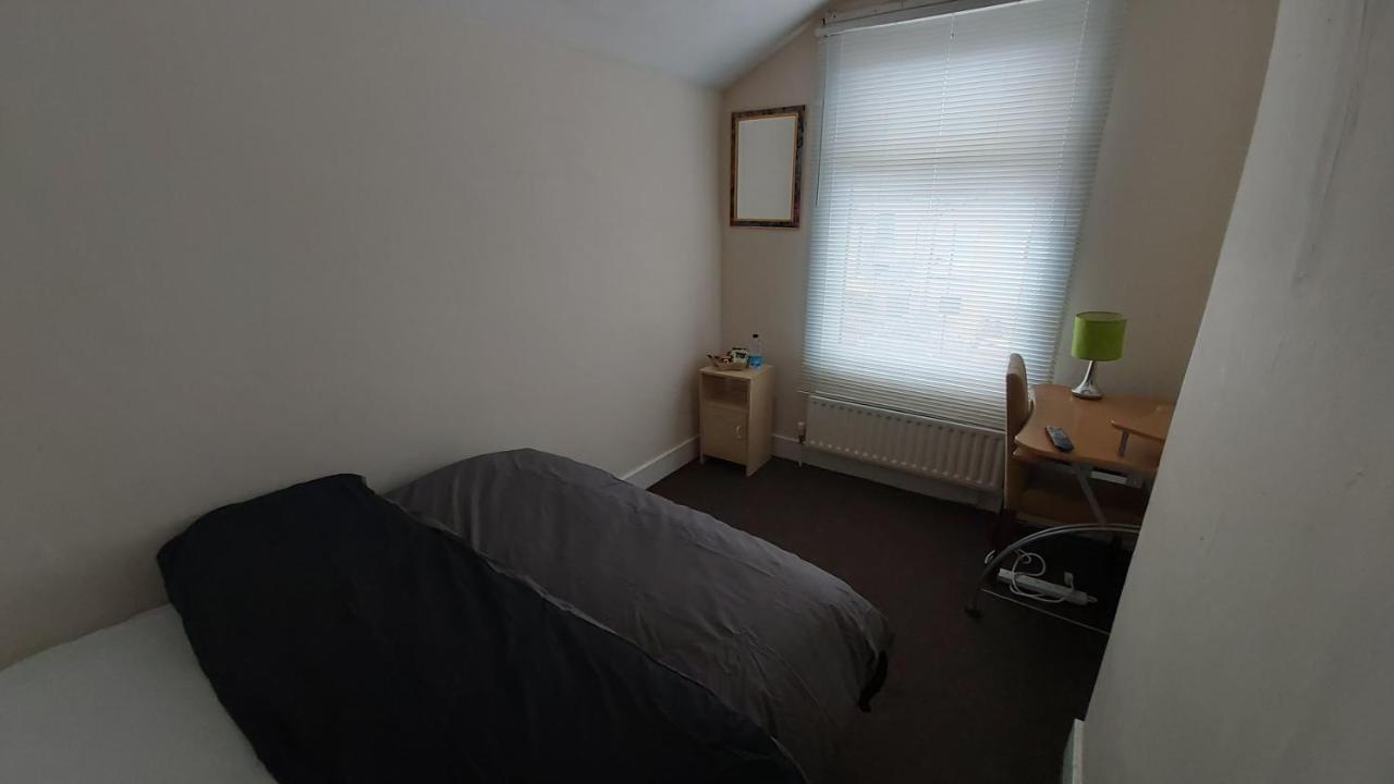 Priestfield House Medway Bed and Breakfast Gillingham  Εξωτερικό φωτογραφία